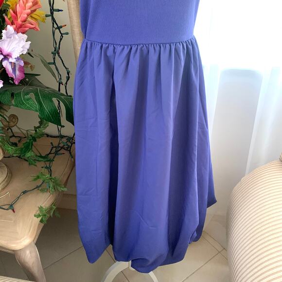 GU (Uniqlo) W'S Bubble Hem Sleeveless Midi Dress in Blue - Picture 7 of 10
